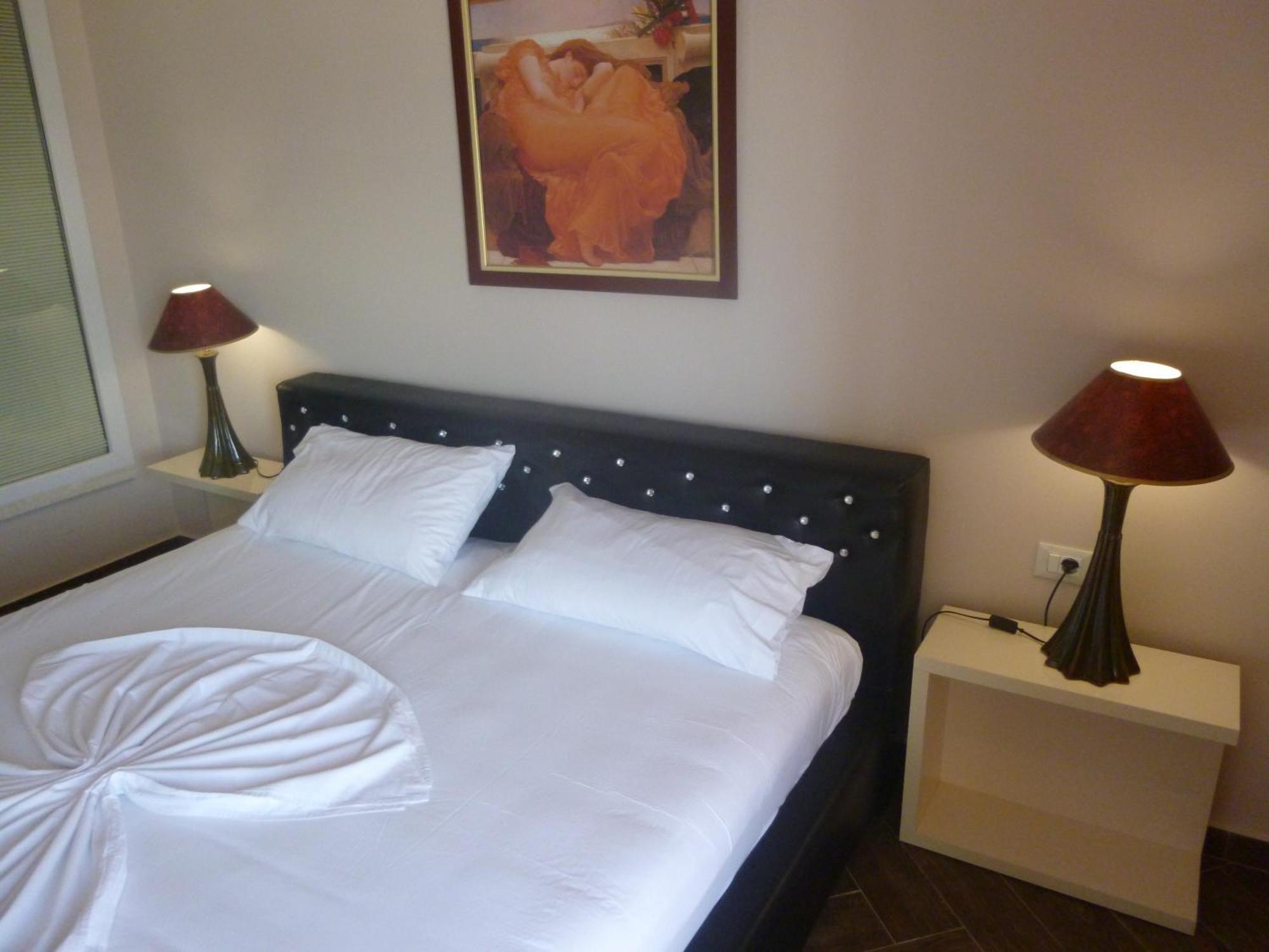 Villamaria Hotel Zverneci Extérieur photo